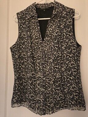 Jones New York Black and Tan Silk Sleeveless Five Button Blouse